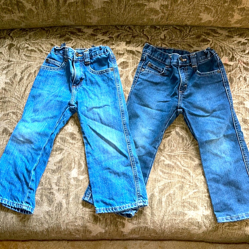 2 pair of boys wrangler jeans. In great condition.